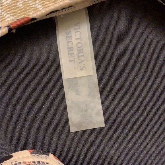 - Vs Leopard bikini size extra small - Picture 4 of 7